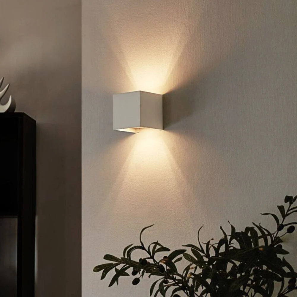 Lampa ścienna LED nowoczesna kostka