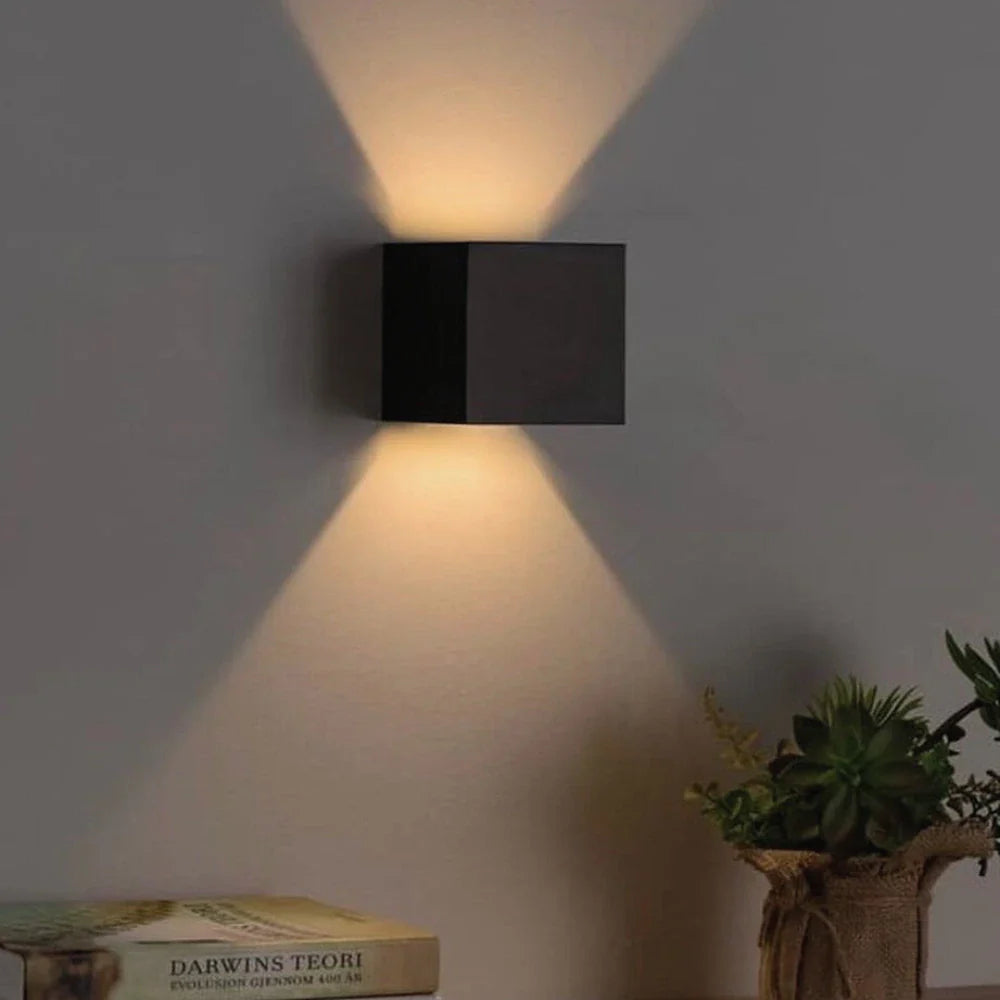 Lampa ścienna LED nowoczesna kostka