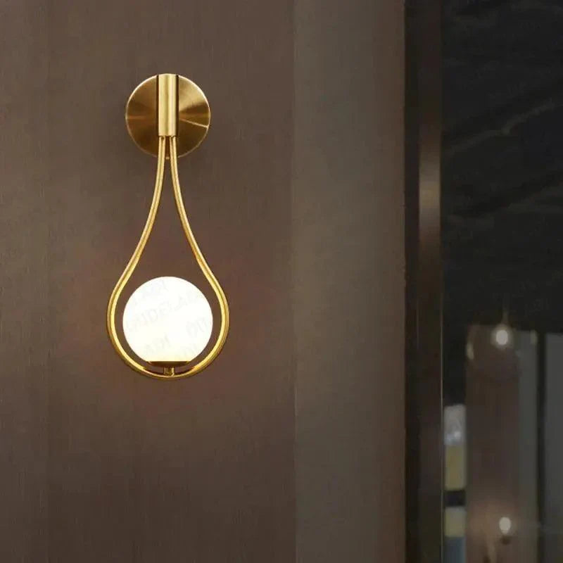 Lampa ścienna LED wisząca kula nowoczesna