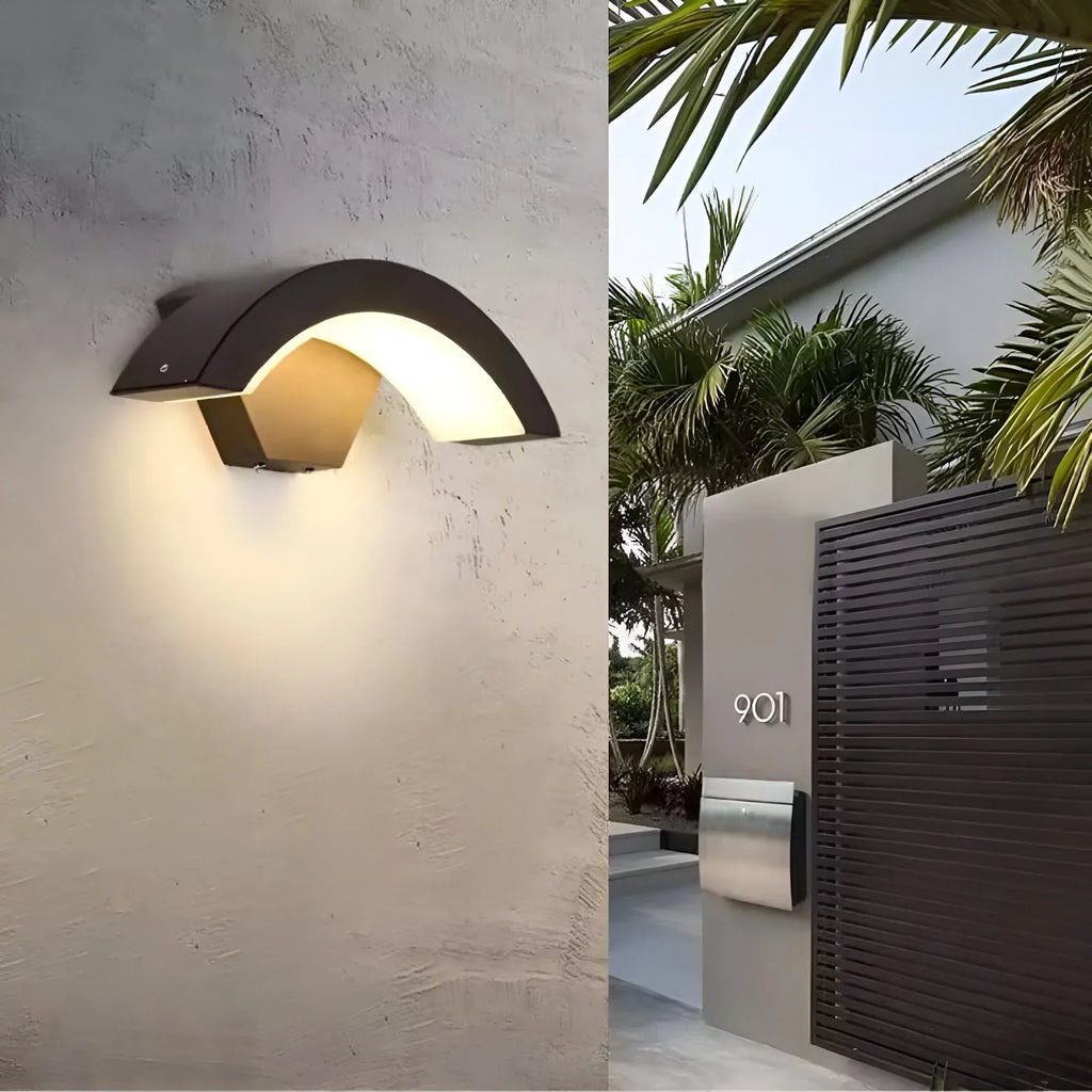 Lampa ścienna zewnętrzna LED czarna z czujnikiem ruchu