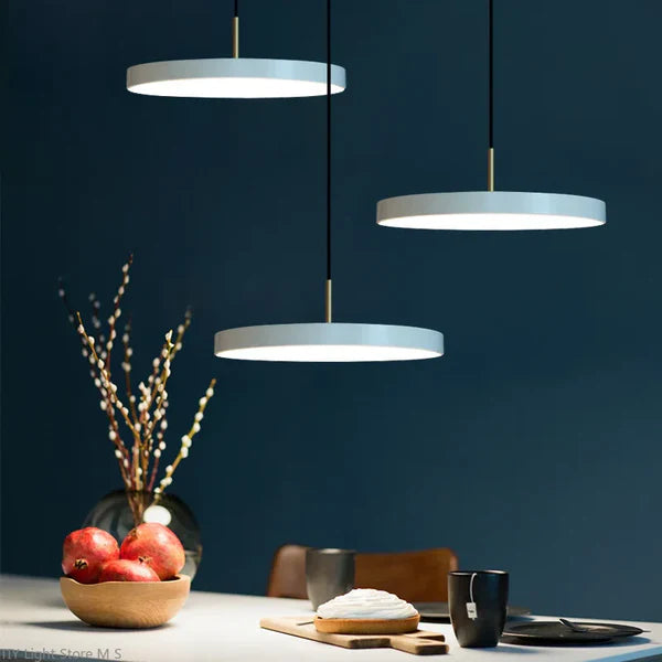 Lampa wisząca minimalistyczny styl unoszący się