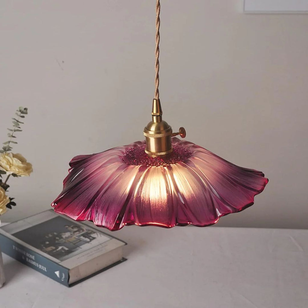 Lampa wisząca szklana kwiatowa elegancka