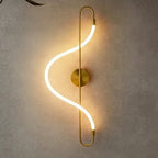 Kinkiet LED nowoczesny minimalistyczny łukowy ścienny