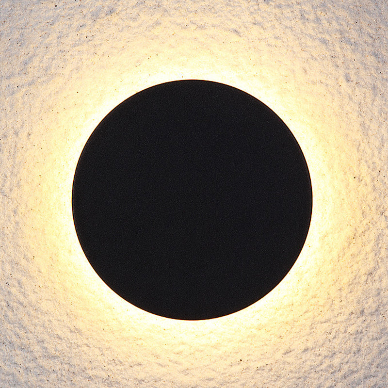 Outdoor LED wall lamp halo effect